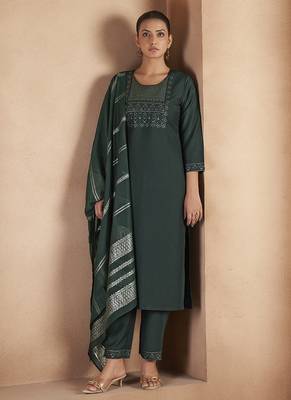 Dark green embroidered with sequined work cotton blend straight kurta set for women 1
