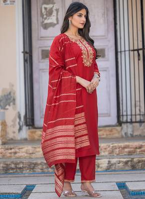 Red embroidered cotton blend straight kurta set with dupatta for women 3