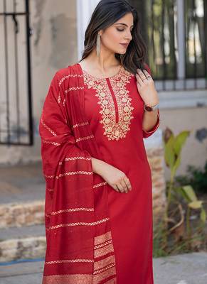 Red embroidered cotton blend straight kurta set with dupatta for women 4