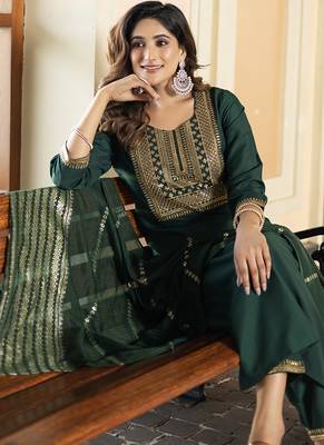 Bottle green embroidered chinnon straight kurta set with dupatta 4