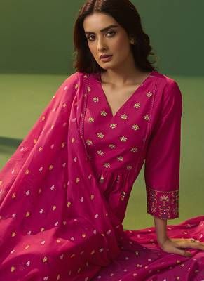 Pink printed chinnon cotton bland anarkali kurta set with printed dupatta 4