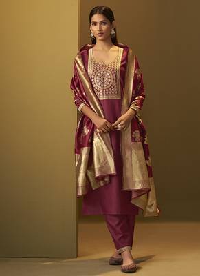 Red jacquard cotton blend jacquard straight kurta set with printed dupatta 3