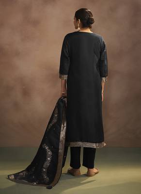 Black jacquard art silk straight kurta set with dupatta 2