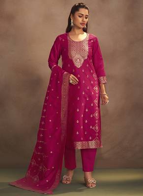Rani jacquard art silk straight kurta set with dupatta 3