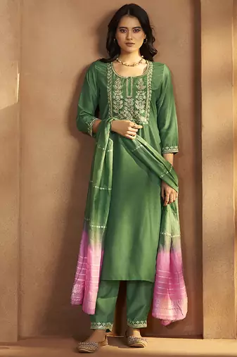 Green embroidered cotton blend straight kurta with dupatta