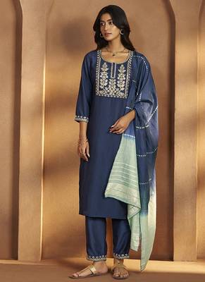 Blue embroidered cotton blend straight kurta with dupatta 3