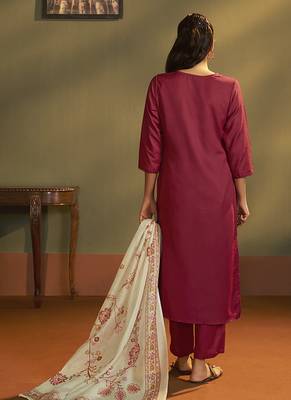 Red solid & printed cotton blend straight kurta set with printed dupatta 2