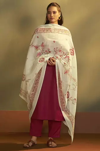 Red solid & printed cotton blend straight kurta set with printed dupatta