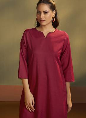 Red solid & printed cotton blend straight kurta set with printed dupatta 4