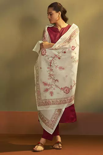 Red solid & printed cotton blend straight kurta set with printed dupatta