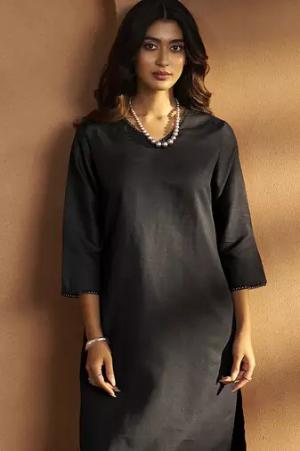 Black solid & printed cotton blend straight kurta set with printed dupatta