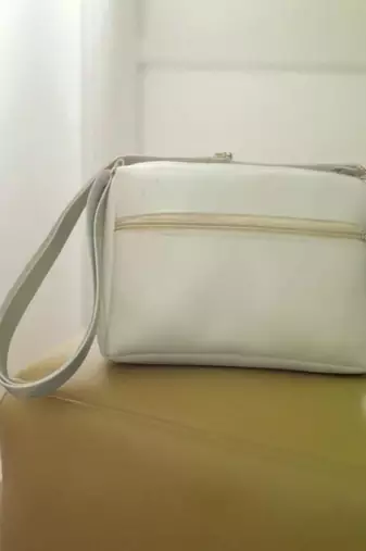 Women Cream Floral Mini Sling Bag Stylish Chain Bow Side Purse