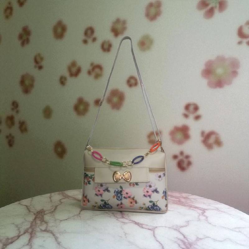 Women Cream Floral Mini Sling Bag Stylish Chain Bow Shoulder Purse