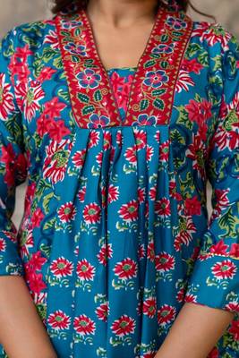 blue floral cotton kurta pant set with dupatta 2