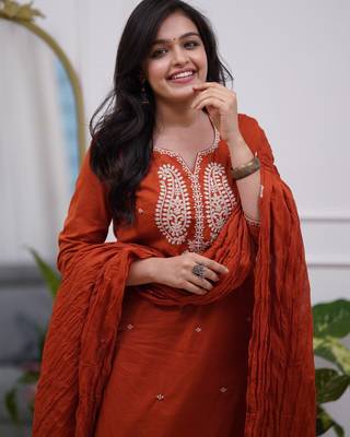 rust chanderi silk kurta pant set with dupatta 4