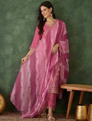 pink rayon embroidered kurta set with organza dupatta 5