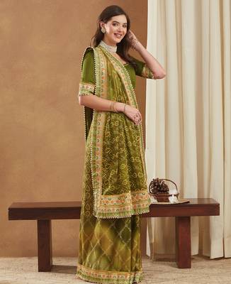 bandhej mose chiffon saree with banglori art silk blouse 1