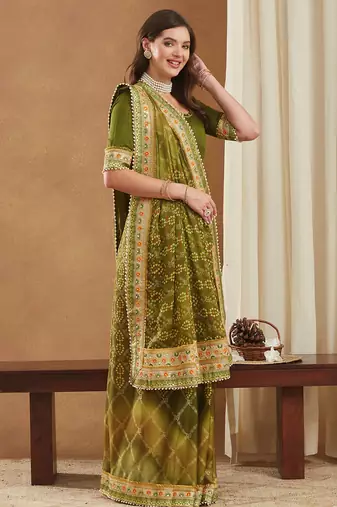 bandhej mose chiffon saree with banglori art silk blouse