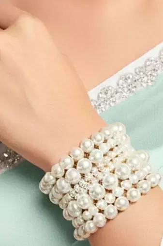 Layered adjustable aaa pearl bracelet with rhodium-plated wire