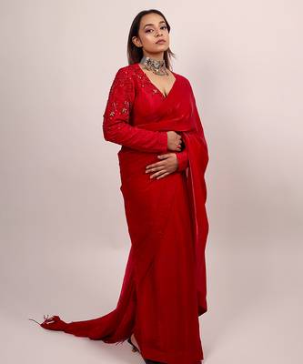 Red embroidered crepe saree 3
