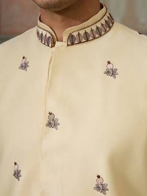 LIGHT YELLOW SILK PREMIUM THREAD & SEQUINS EMBROIDERED WORK FESTIVAL PARTY WEAR STRAIGHT KURTA WITH JACKE AND PANT 4
