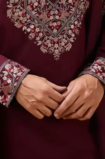 MAROON VISCOSE SILK THREAD & SEQUINS EMBROIDERED WORK FUNCTION FESTIVAL MARRIAGE PARTY WEAR STRAIGHT KURTA PANT DUPATTA
