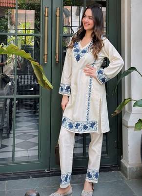 White Floral embroidered v neck   cotton co-ord set 2