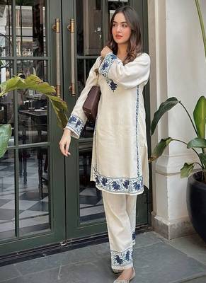 White Floral embroidered v neck   cotton co-ord set 3