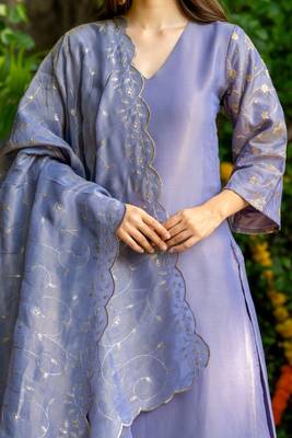 Purple tissue emboridered kurta and pant and dupatta 3