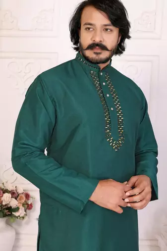 Green silk straight kurta with nack mirror work