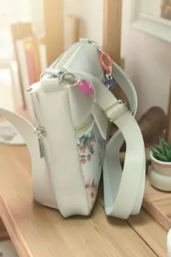 Women Cream Floral Sling Bag Bow Chain Mini Stylish Shoulder Purse