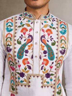 WHITE VISCOSE SILK THEAD WITH SEQUINS EMBROIDERED WORK WEDDING FUNCTION NAVRATRI FESTIVAL PARTY WEAR STRAIGHT KURTA 7