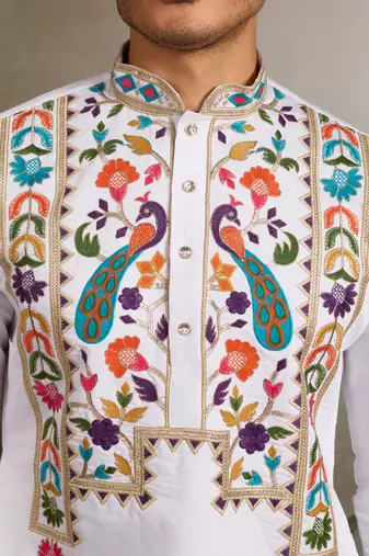 WHITE VISCOSE SILK THEAD WITH SEQUINS EMBROIDERED WORK WEDDING FUNCTION NAVRATRI FESTIVAL PARTY WEAR STRAIGHT KURTA