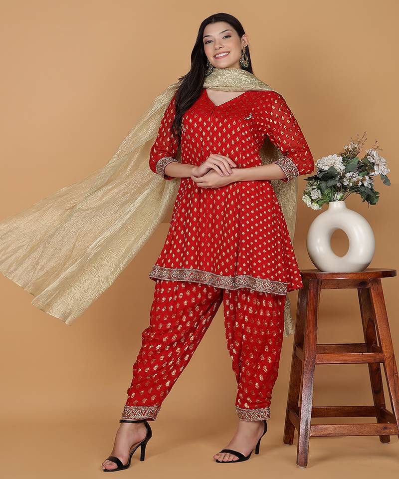 Red georgette kurta salwar set with brocade kundan and pearl work