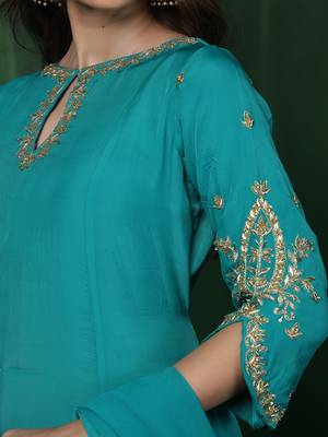 teal embroidered organza kurta set 5
