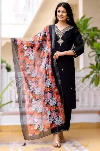 Black viscose embroidered kurta jacquard organza dupatta