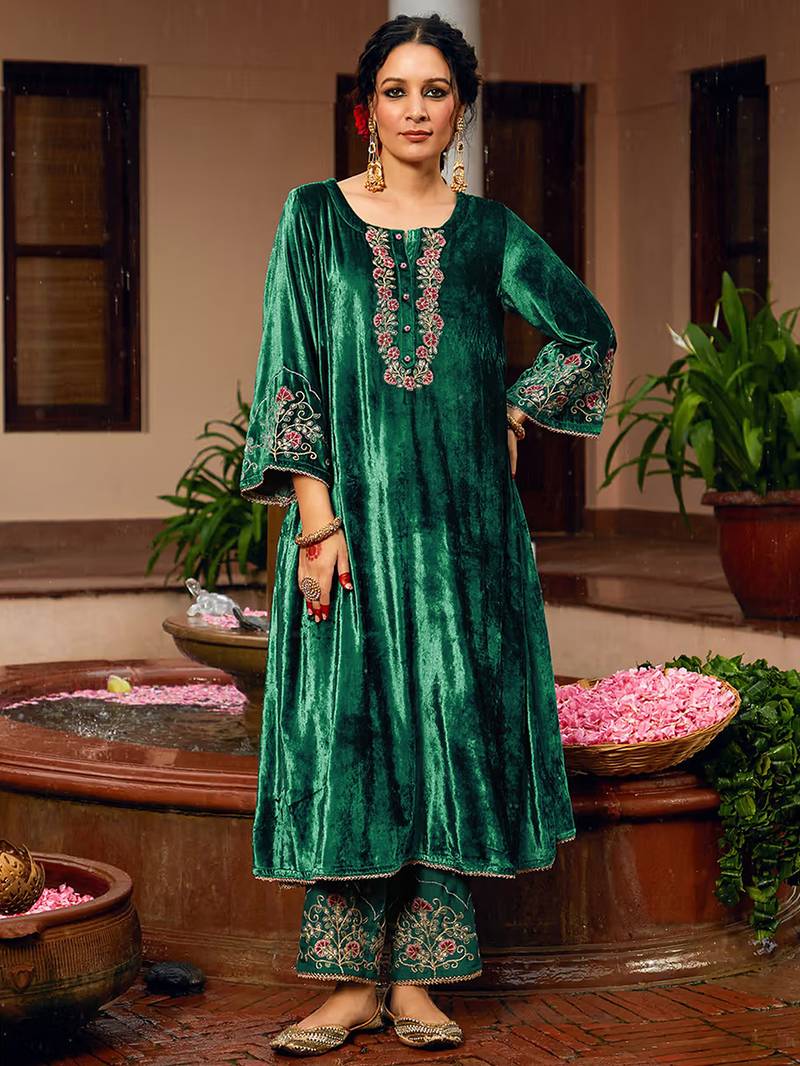 Green velvet heavy thread embroidery work kurta pant set