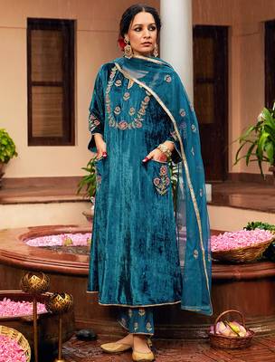 Blue velvet heavy thread embroidery work kurta pant set 2