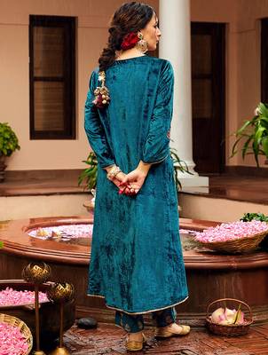 Blue velvet heavy thread embroidery work kurta pant set 3