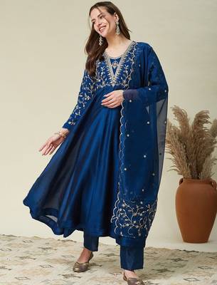 Blue vichitra silk heavy thread embroidery work kurta pant set 2