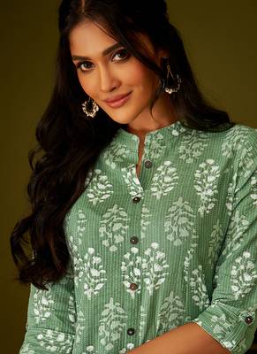 Olive green kantha print ethnic motifs cotton kurti 4