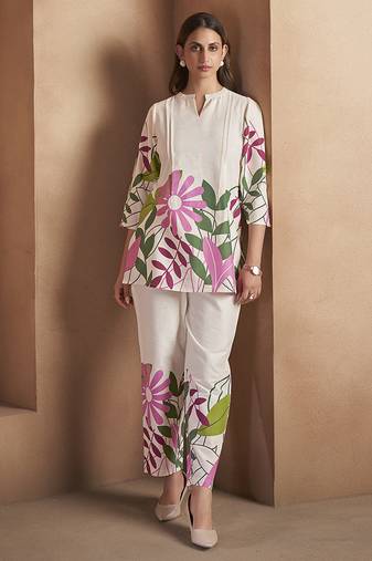 Off-white floral printed pure cotton / pocket included co-ord set