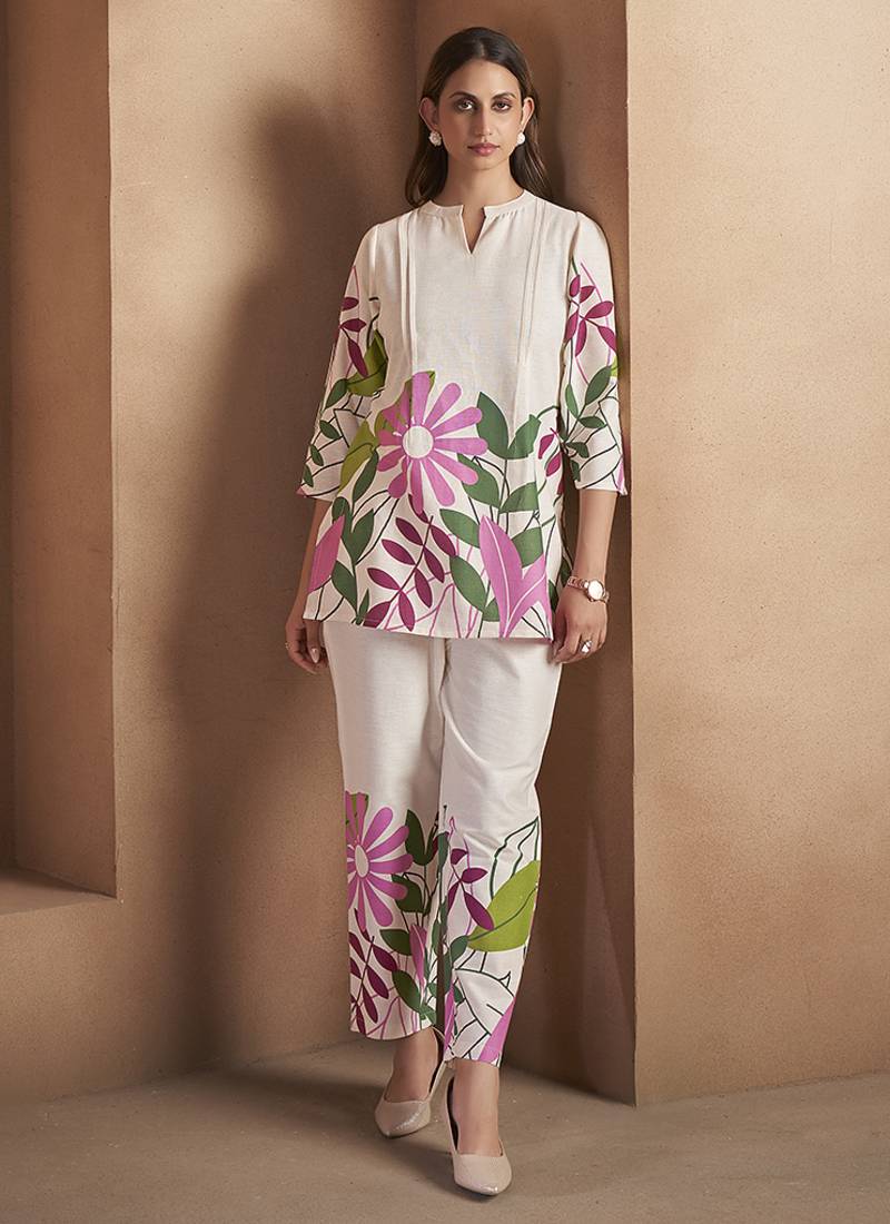 Off-white floral printed pure cotton / pocket included co-ord set