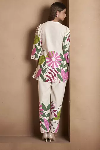 Off-white floral printed pure cotton / pocket included co-ord set