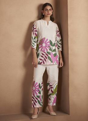 Off-white floral printed pure cotton / pocket included co-ord set 3