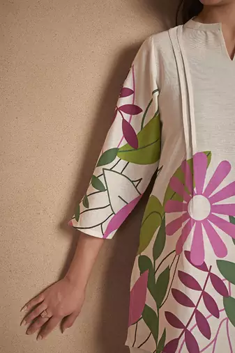 Off-white floral printed pure cotton / pocket included co-ord set