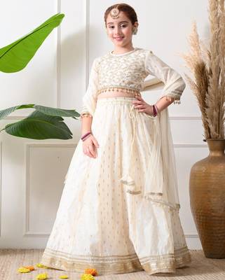 Girls off-white embroidered lehenga choli set with net dupatta 4
