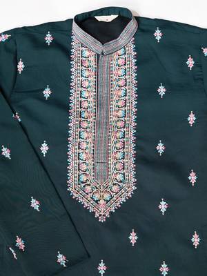 GREEN SILK PREMIUM THREAD & SEQUINS EMBROIDERED WORK WEDDING FESTIVAL PARTY WEAR STRAIGHT KURTA WITH JACKE AND PANT 11