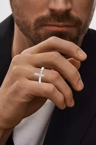 Stainless steel sleek crucifix cross ring