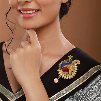Brass gold plated  pearl cz peacock shaped sareepin brooch 4